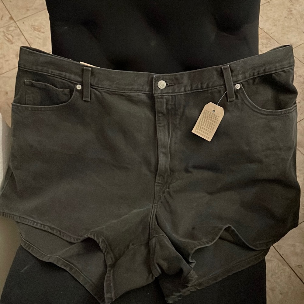 Levi high waisted mom short 26W in black NWT 🌺HP🌺